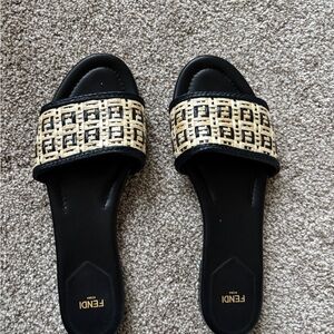 Fendi 'FF Interlace Raffia